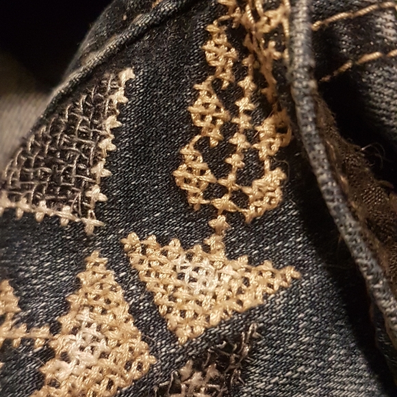 Miss Me Jean's - Picture 9 of 9